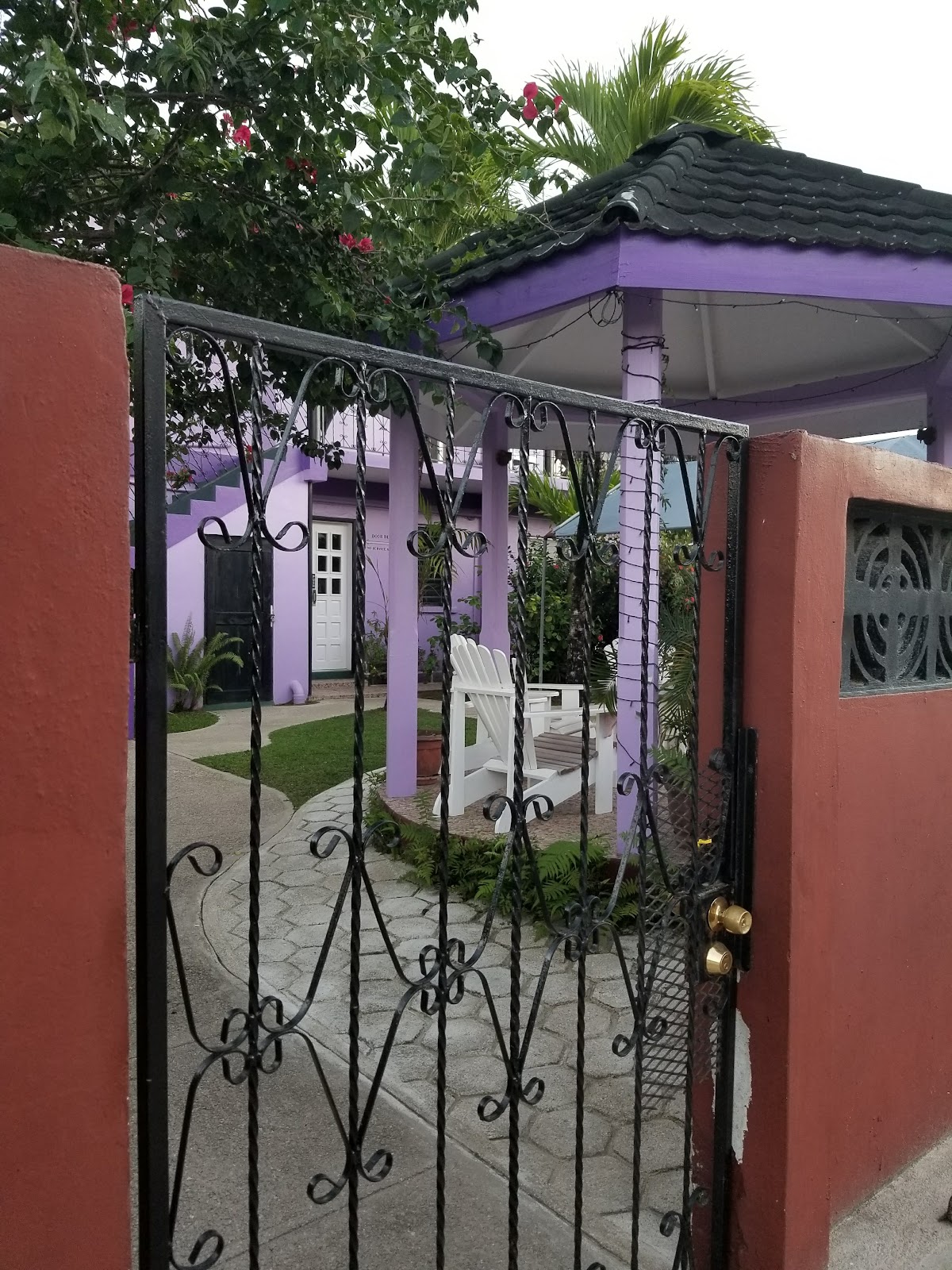 Tates Guest House gallery 8