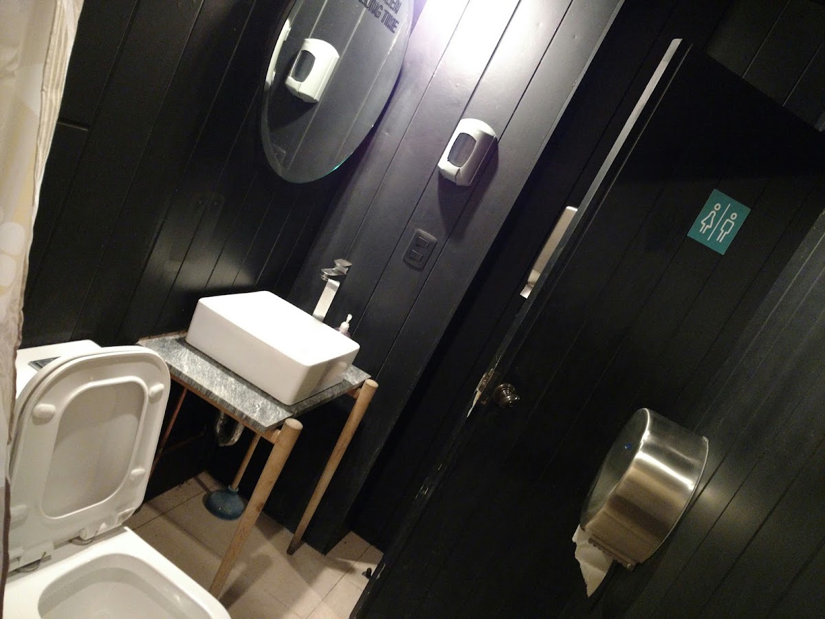 METRO Boutique Hostal gallery 9