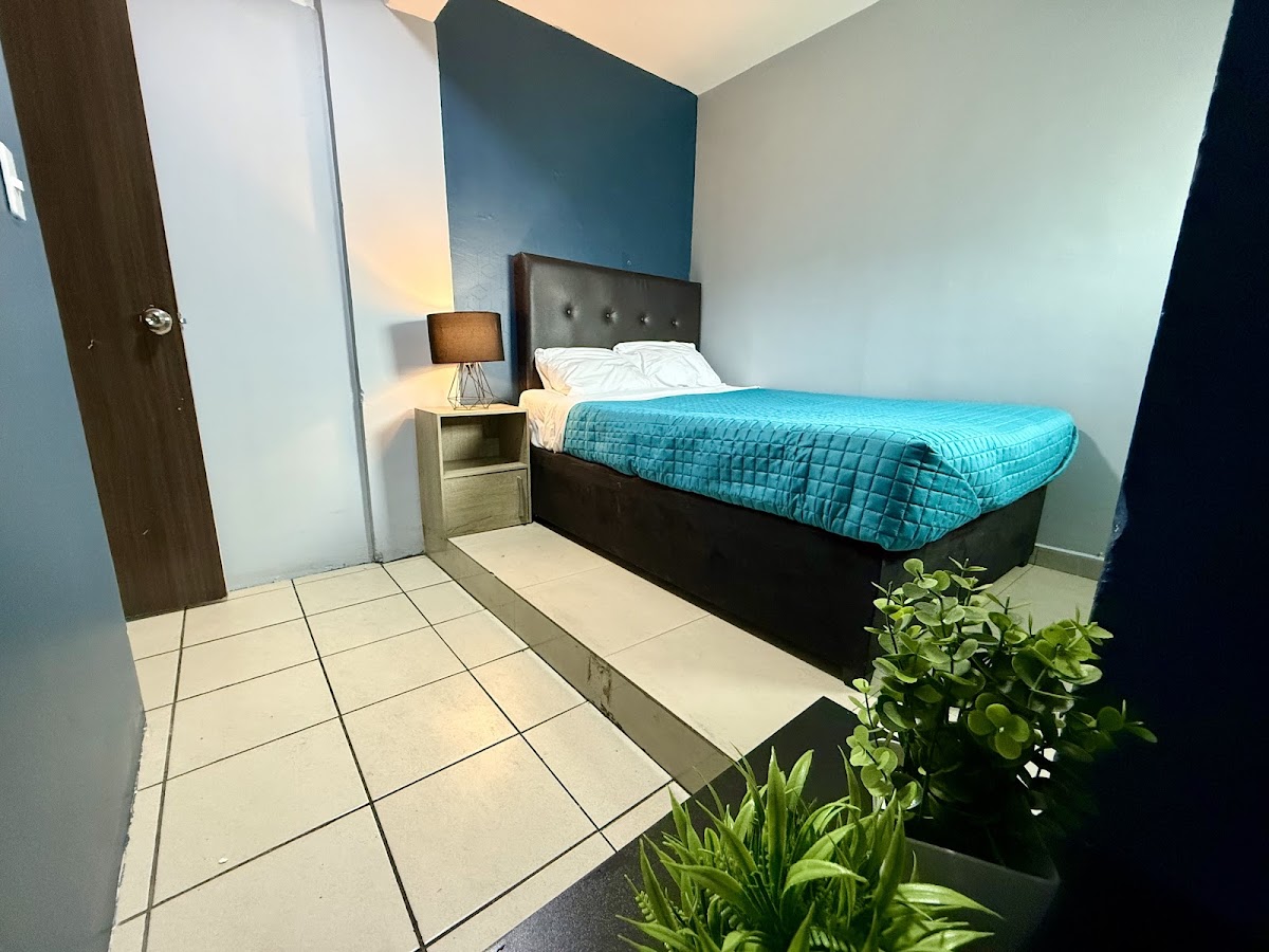 Roomies Hostel - Santa Maria La Ribera gallery 5