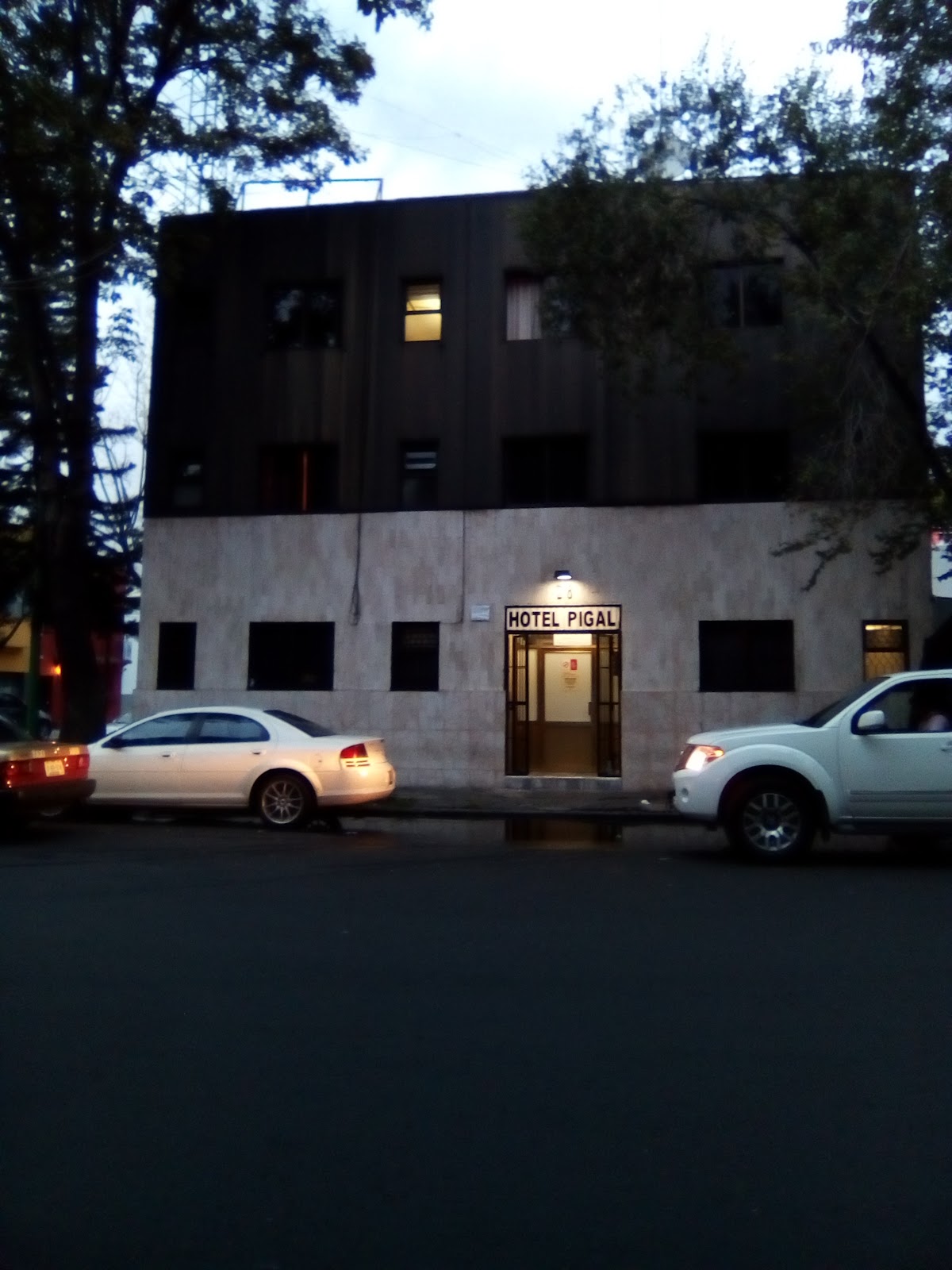 Hotel Pigal gallery 3