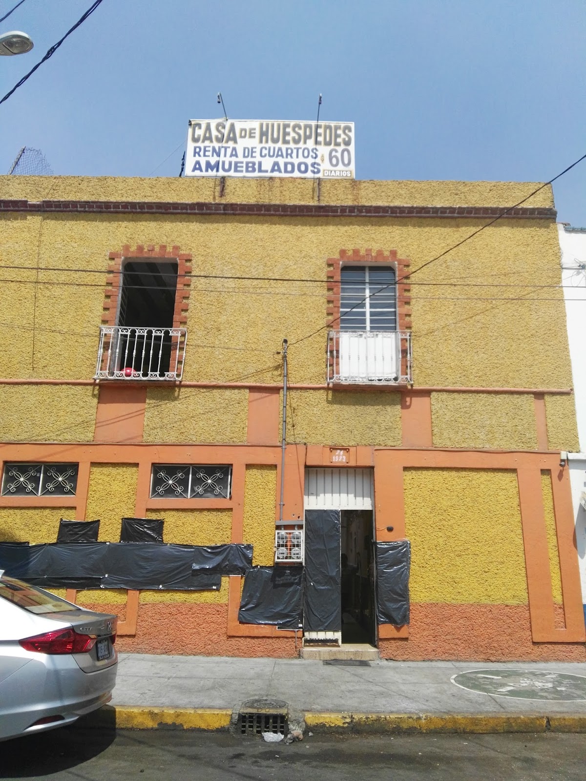 Casa de Huéspedes "La Villa" cover