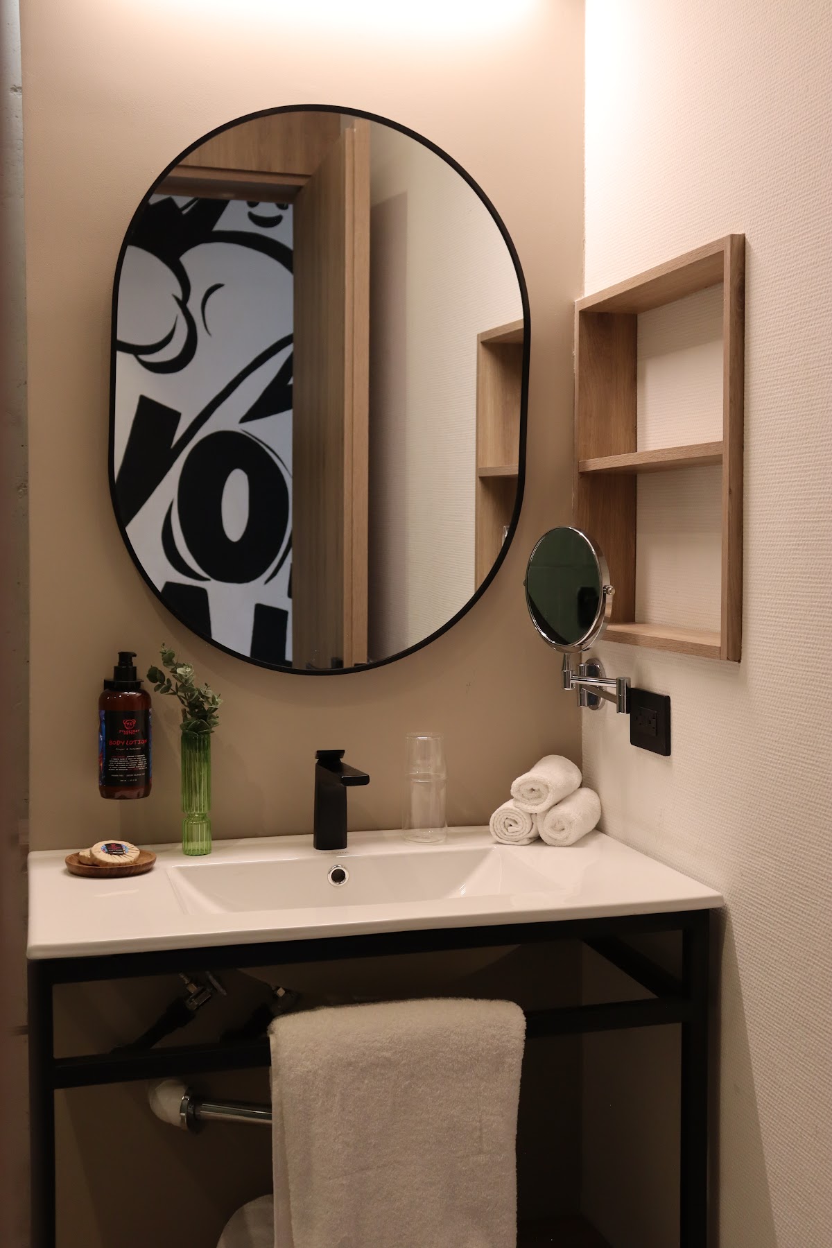 Street Art Hotel Roma gallery 3