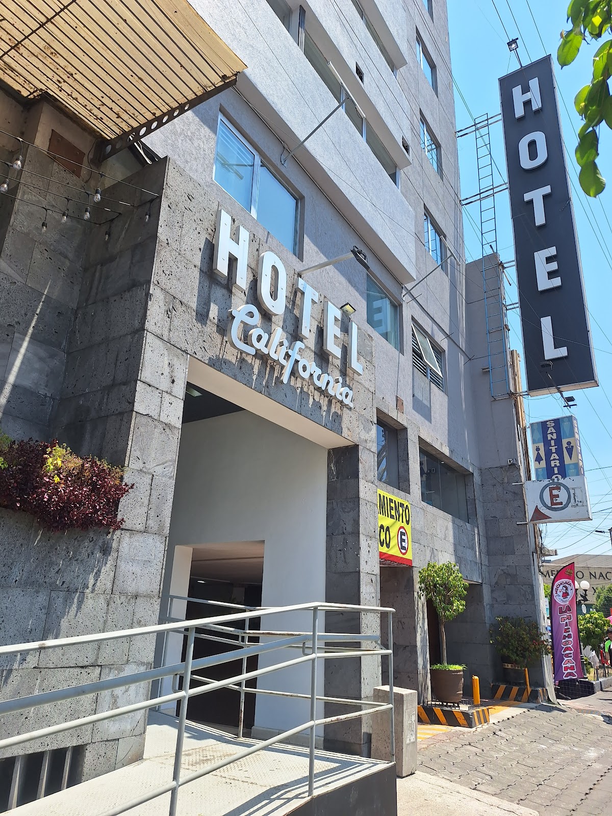 Hotel California CDMX gallery 8