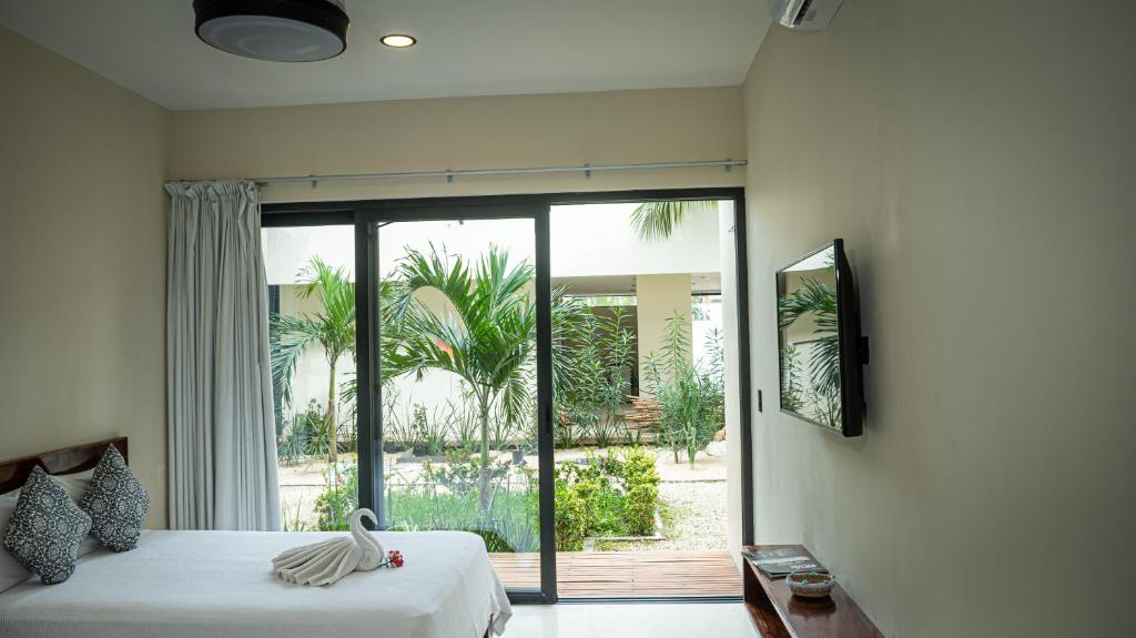 Moonshine Tulum Hotel & Hostel gallery 2