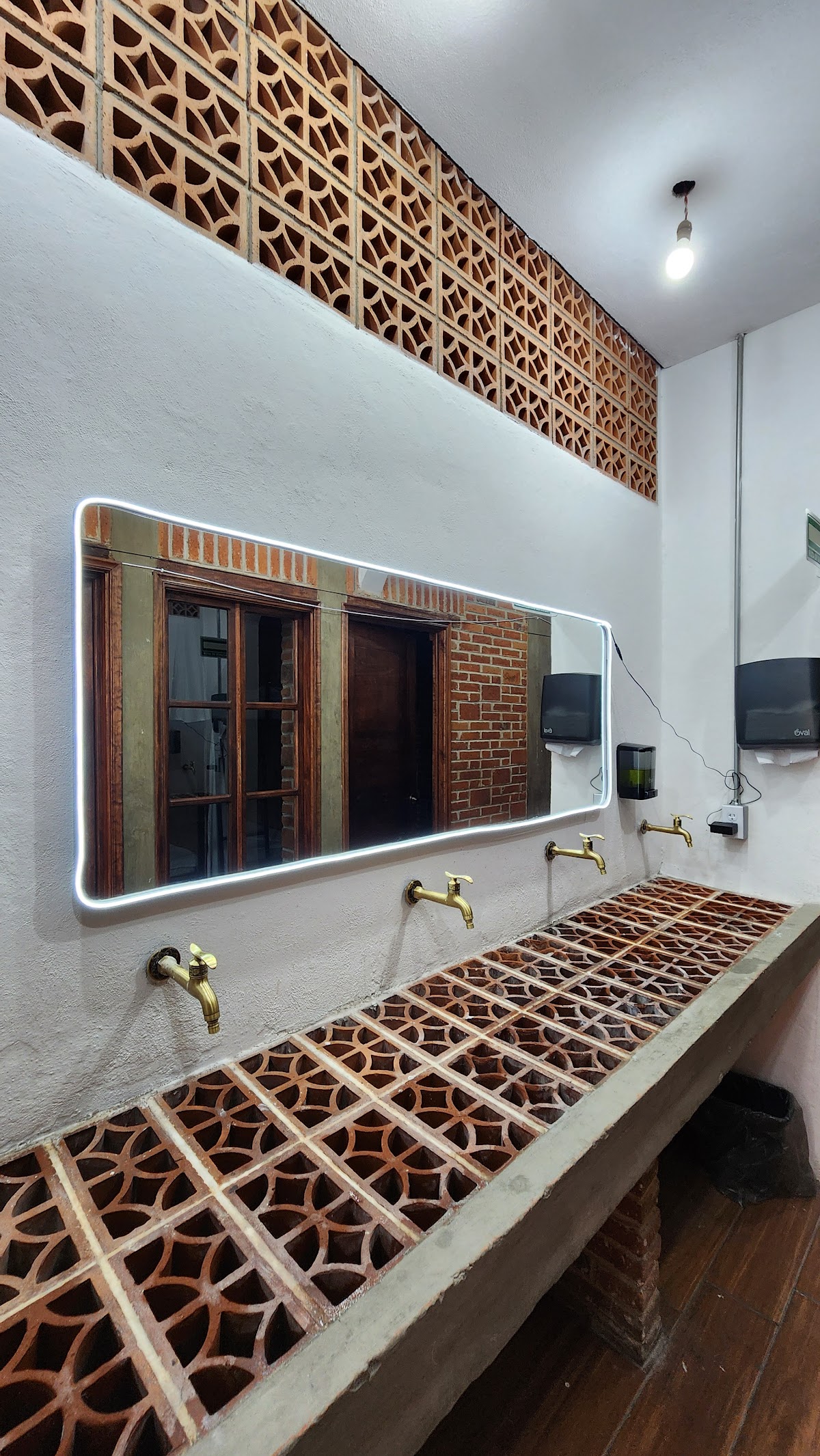 Hostal Kemmm gallery 7