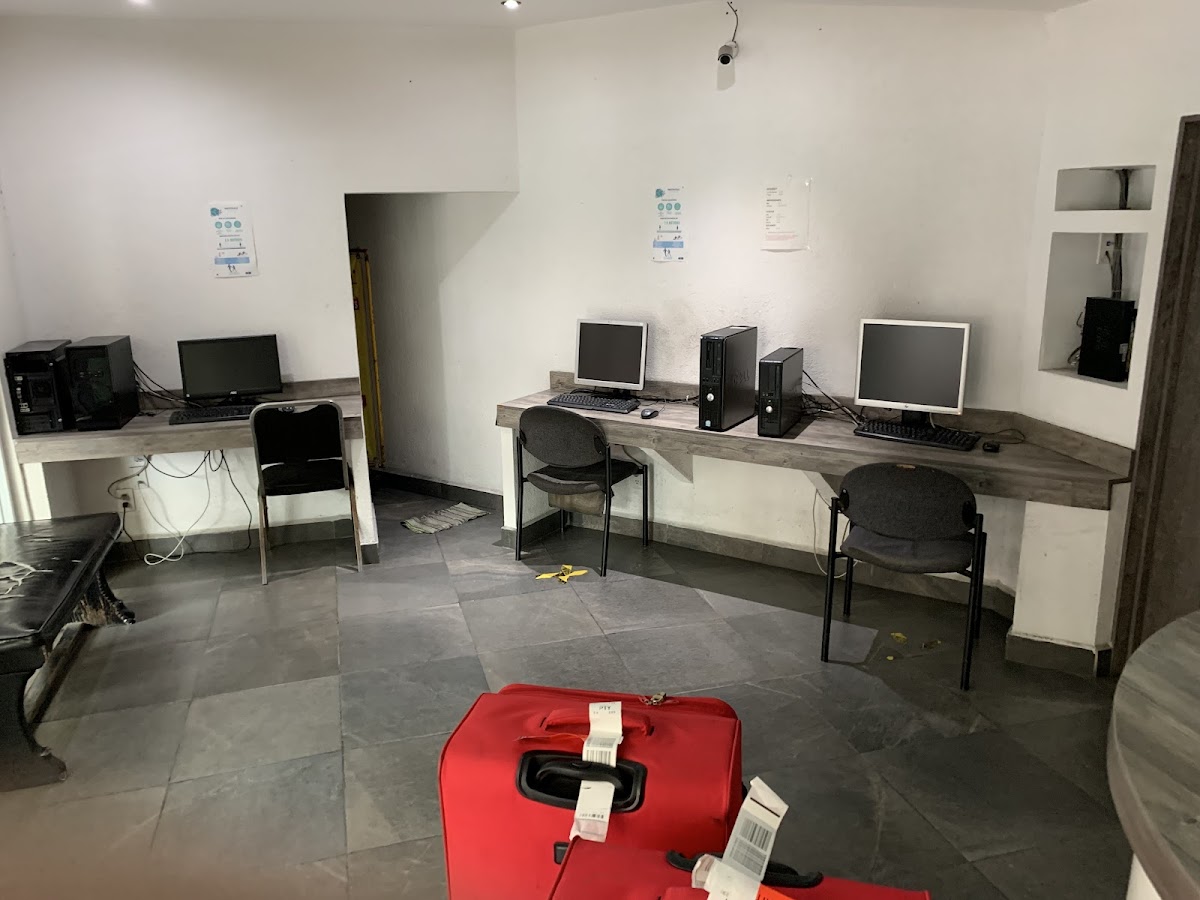 Hostal Aeropuerto gallery 7