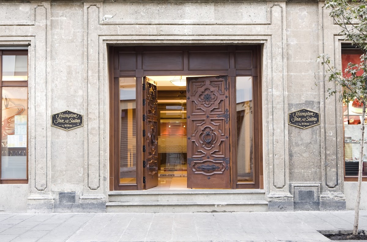 Hampton Inn &amp; Suites Mexico City - Centro Historico gallery 3