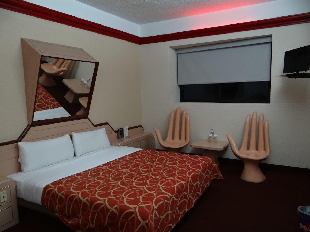 Motel La Raza gallery 7
