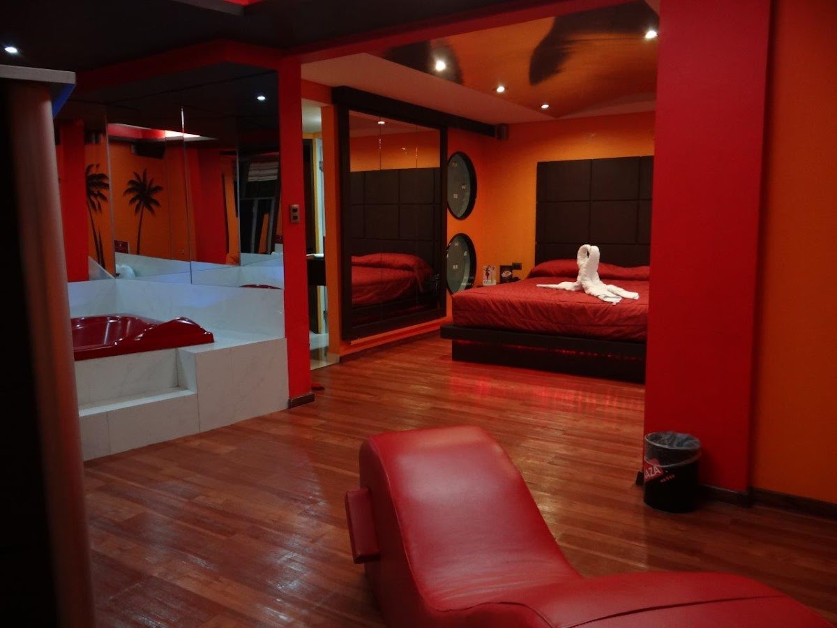 Motel La Raza gallery 9