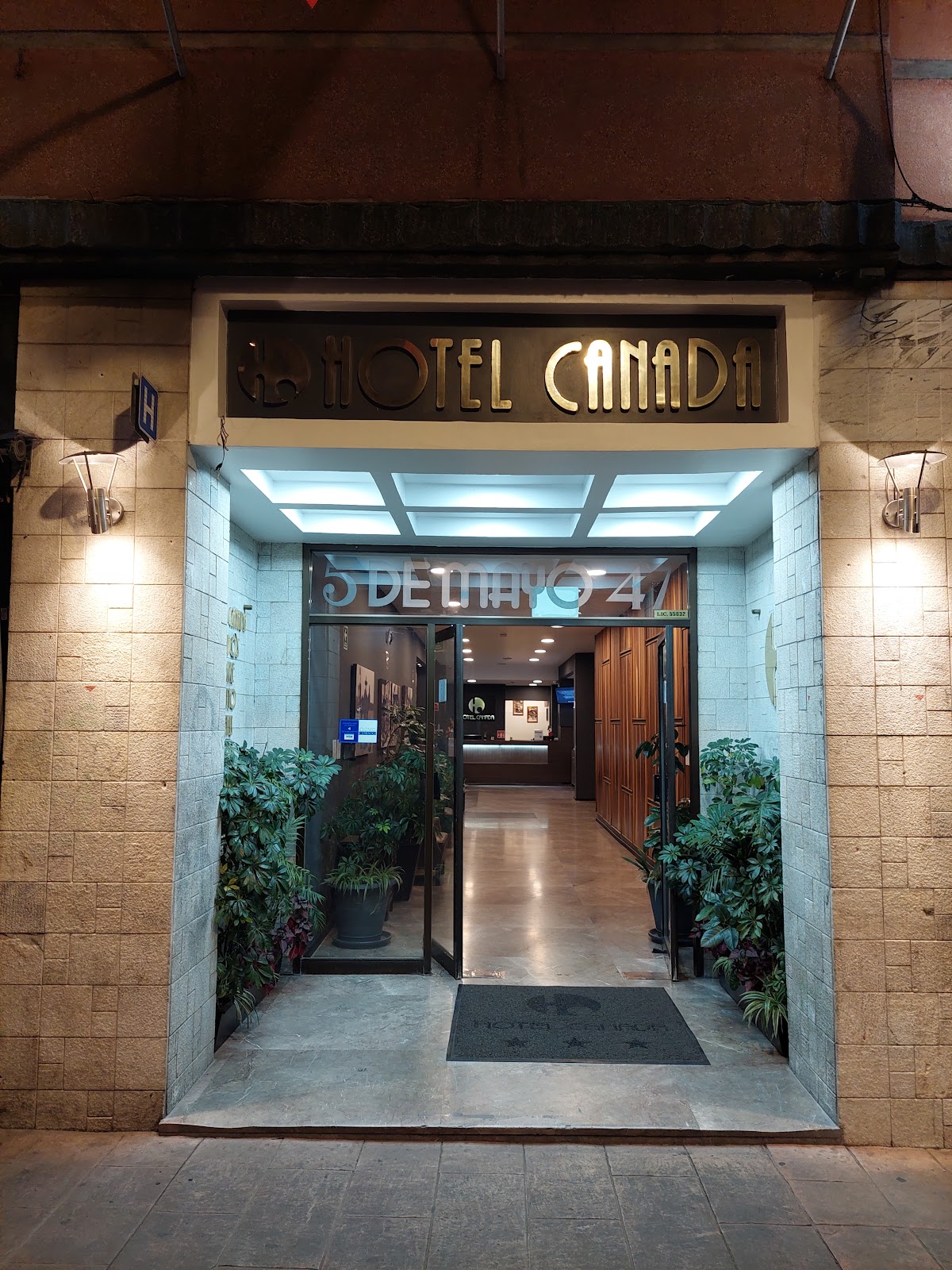 Hotel Canada gallery 5