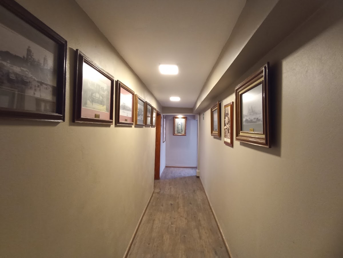 Hotel Canada gallery 7