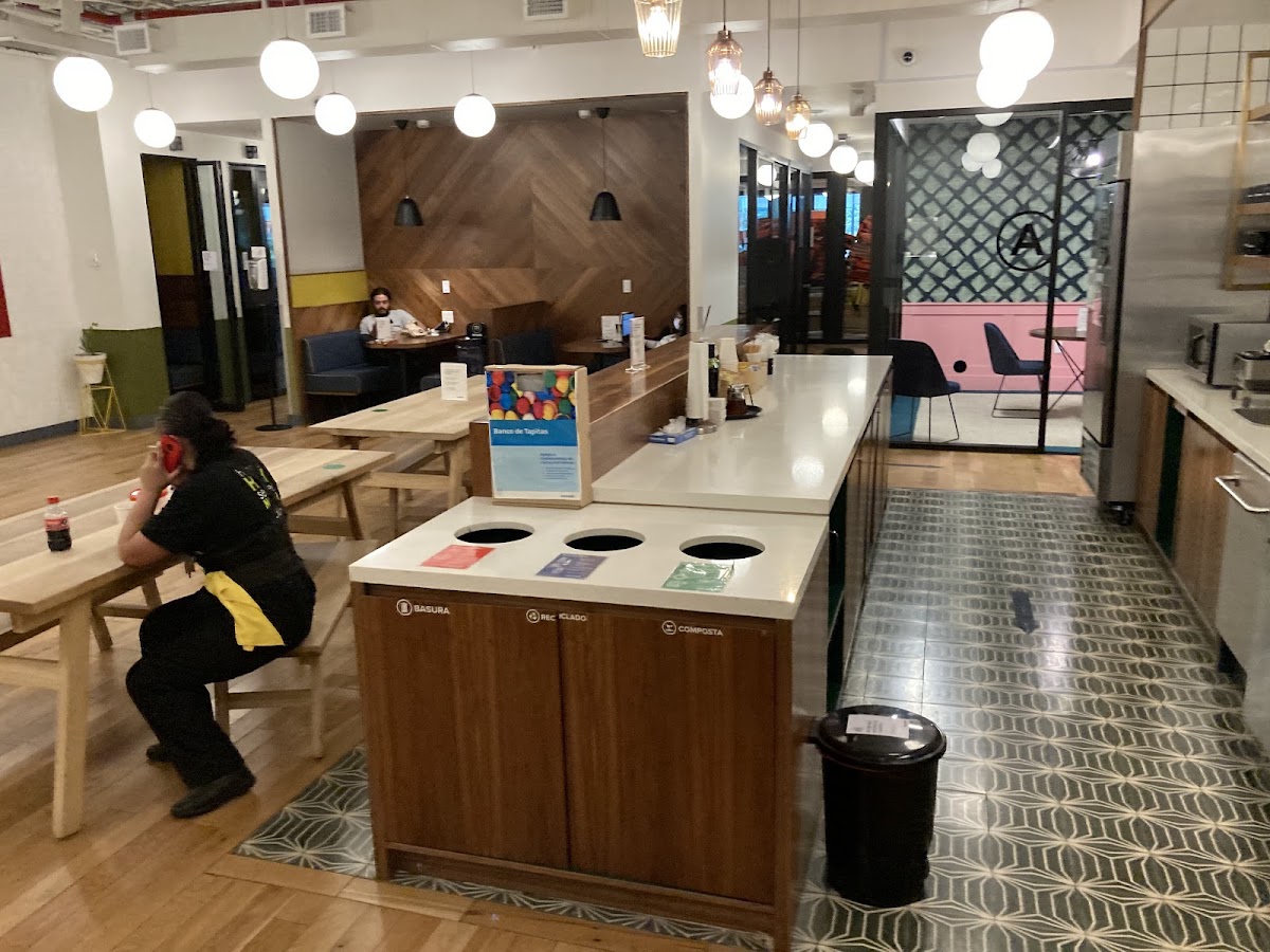 WeWork Espacio de Oficinas & Coworking gallery 3
