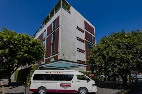 City Express Suites by Marriott Ciudad de México Anzures cover