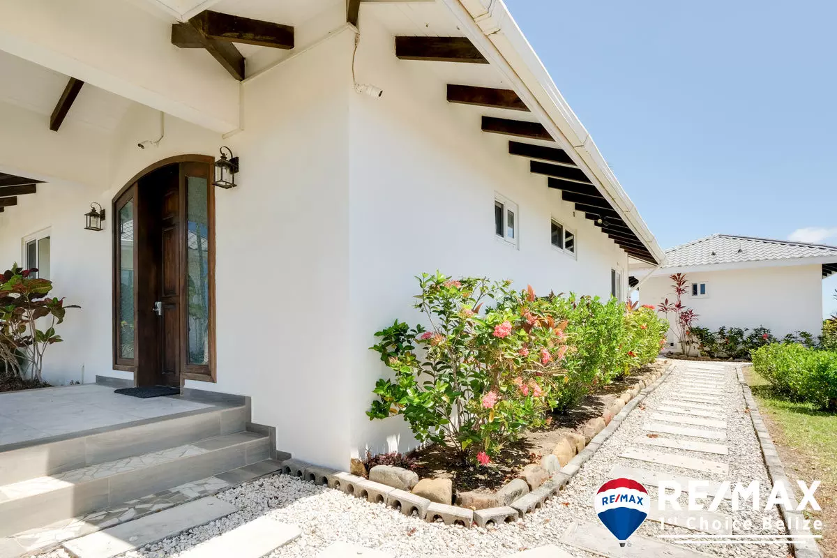 RE/MAX 1st Choice Belize Hopkins gallery 7