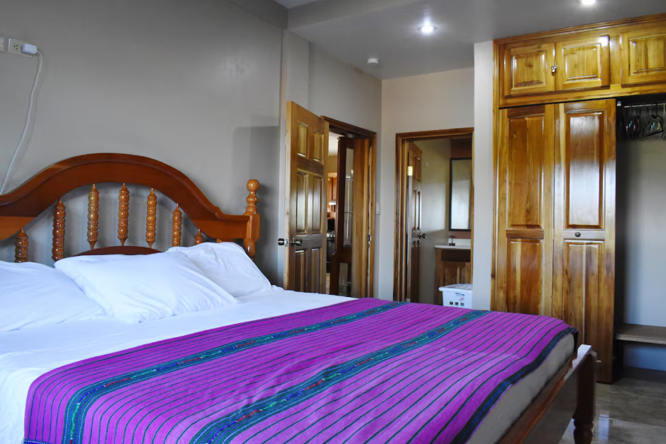 Lucinas Belize gallery 2
