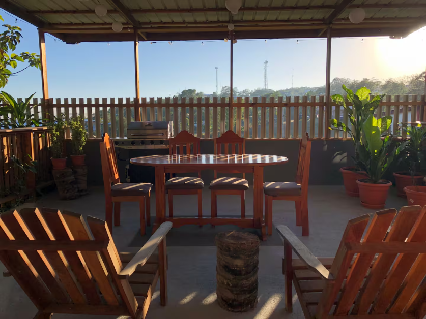 Lucinas Belize gallery 3