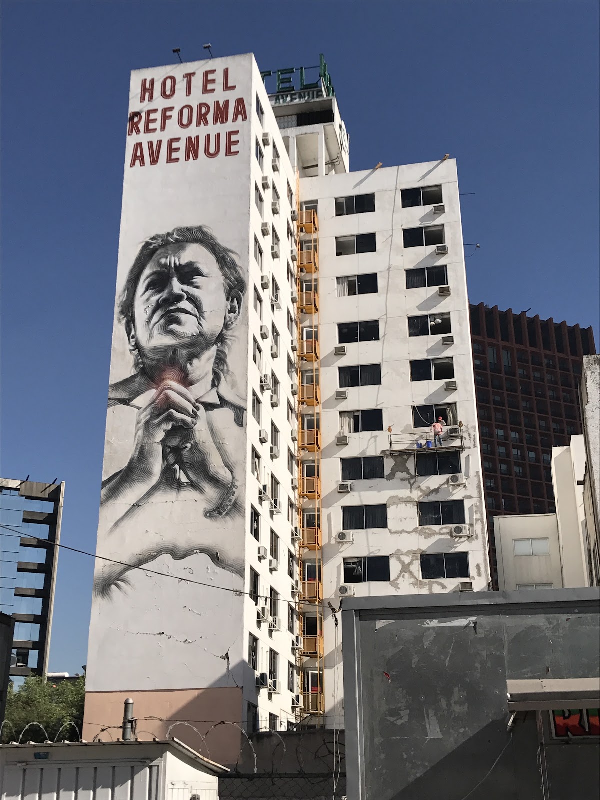 Reforma Avenue gallery 3