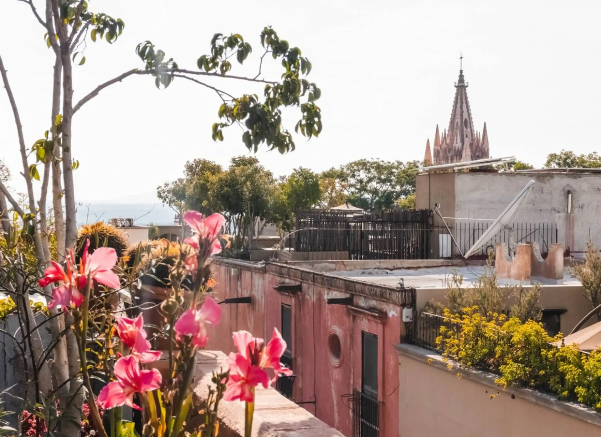 Downtown Suite w/ King Bed, AC & Steps to Sunset Rooftop gallery 5