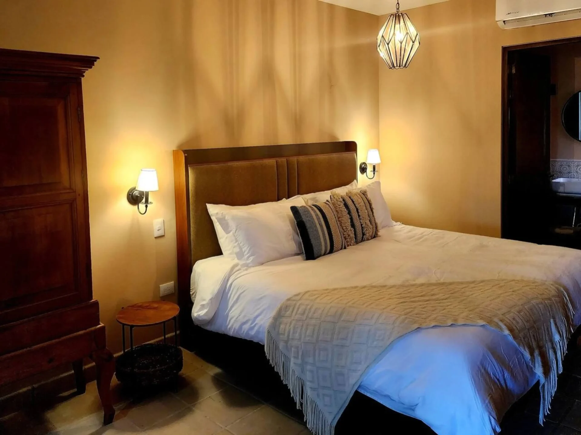 Downtown Suite w/ King Bed, AC & Steps to Sunset Rooftop gallery 3