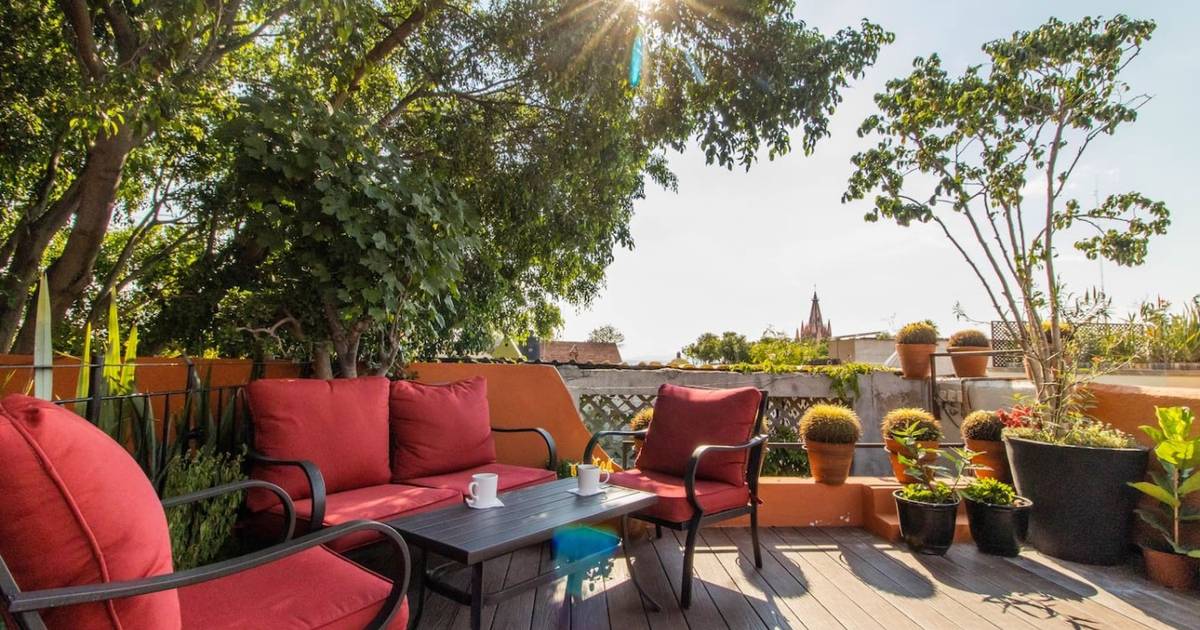 Downtown Suite w/ King Bed, AC & Steps to Sunset Rooftop gallery 1