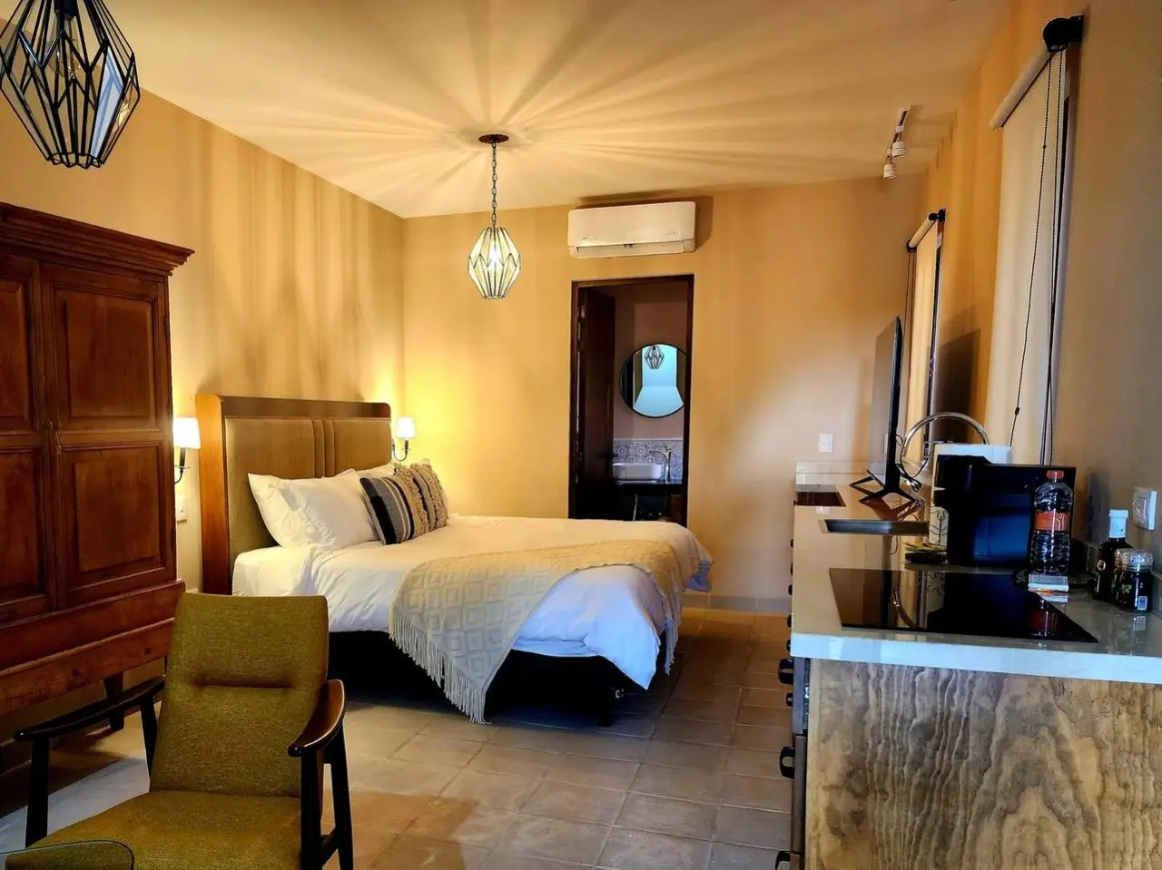 Downtown Suite w/ King Bed, AC & Steps to Sunset Rooftop gallery 11