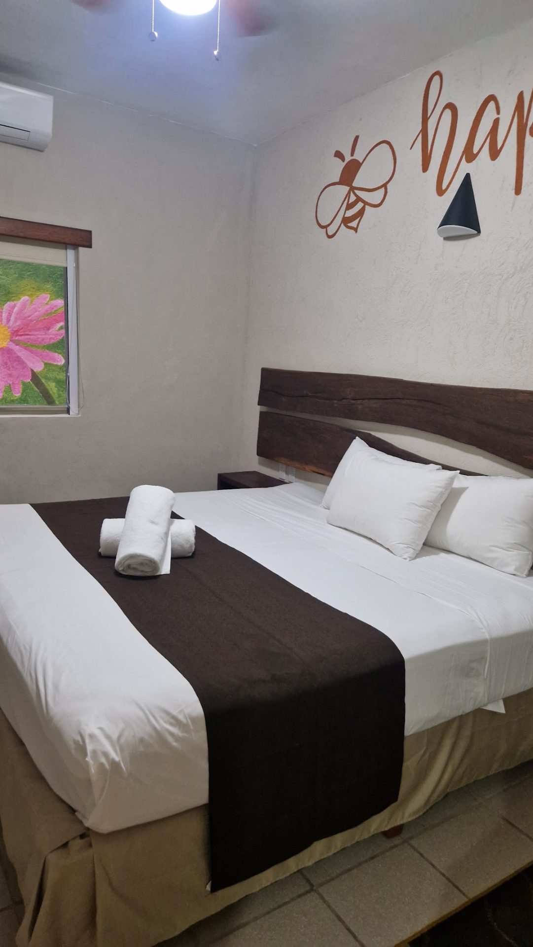 12 BEES HOTEL gallery 8