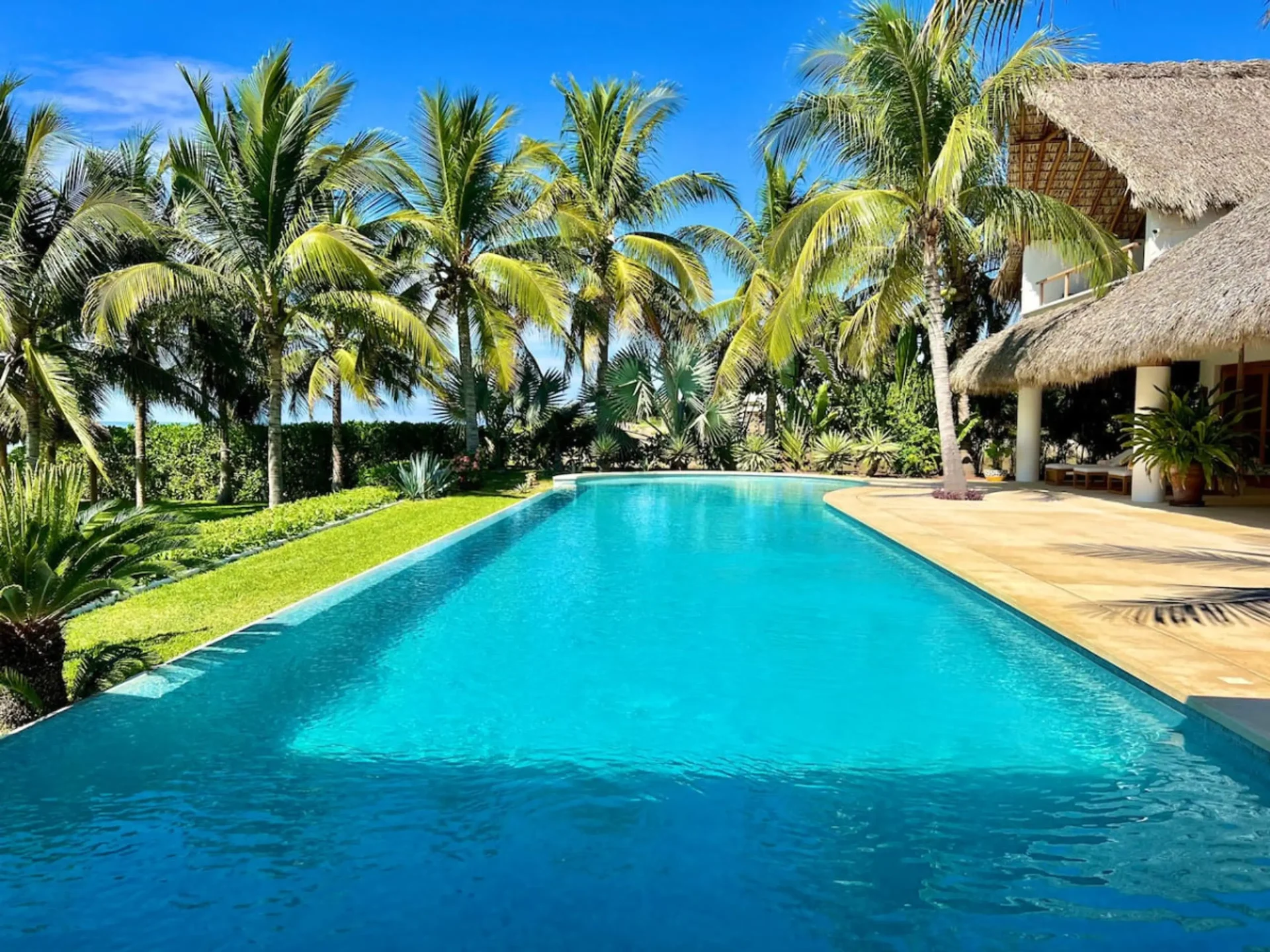 Casa Mona - Beachfront Luxury Villa gallery 4