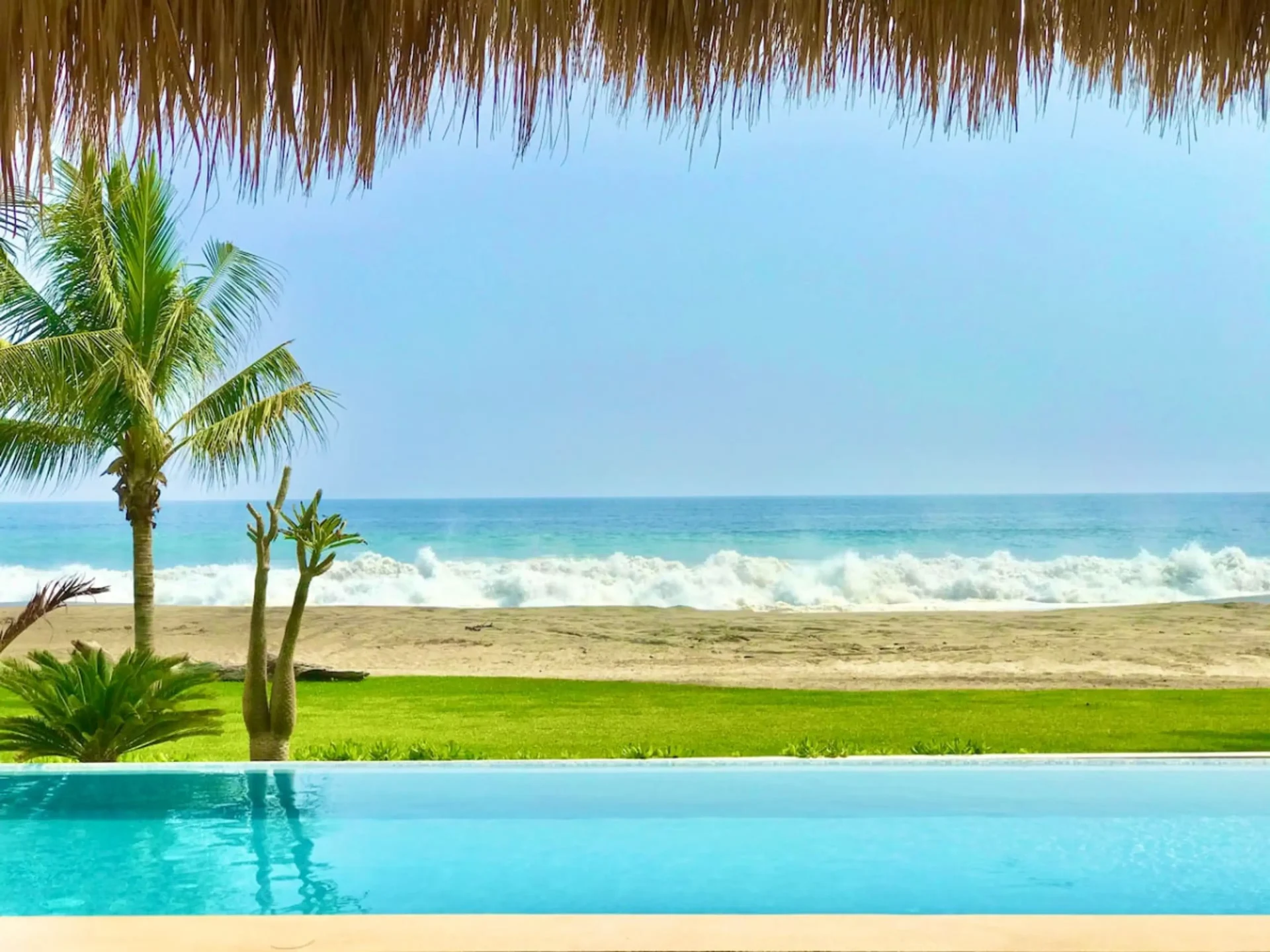 Casa Mona - Beachfront Luxury Villa gallery 2