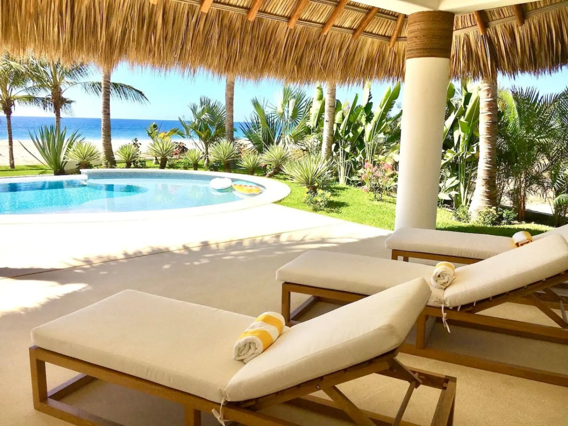 Casa Mona - Beachfront Luxury Villa gallery 5