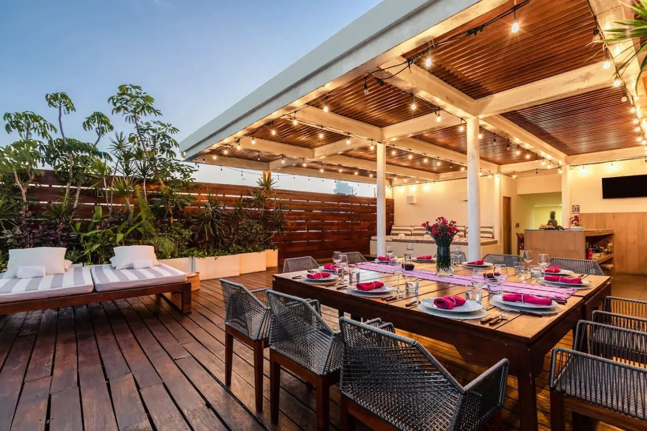 Luxury Downtown Villa gallery 10