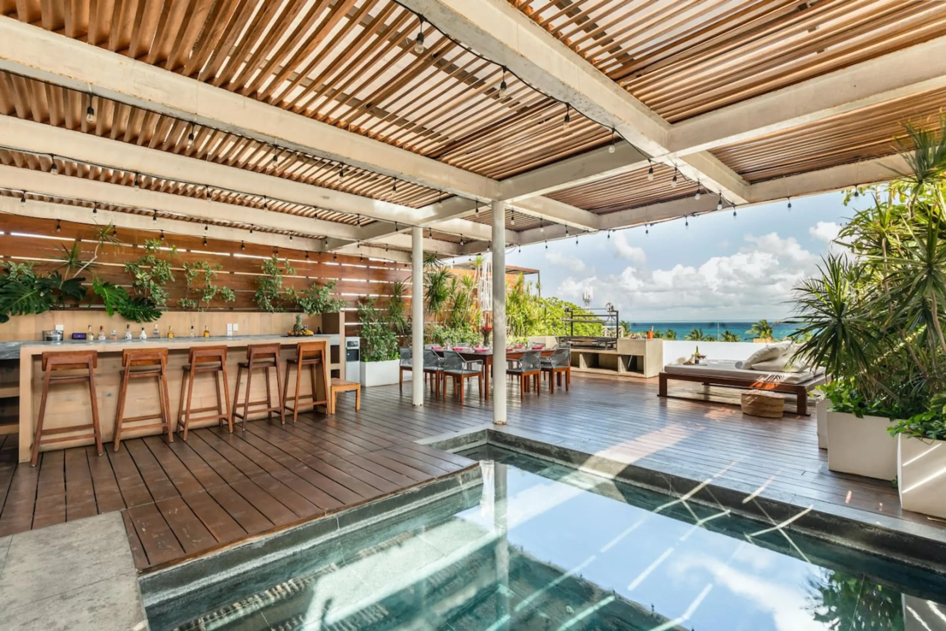 Luxury Downtown Villa gallery 2