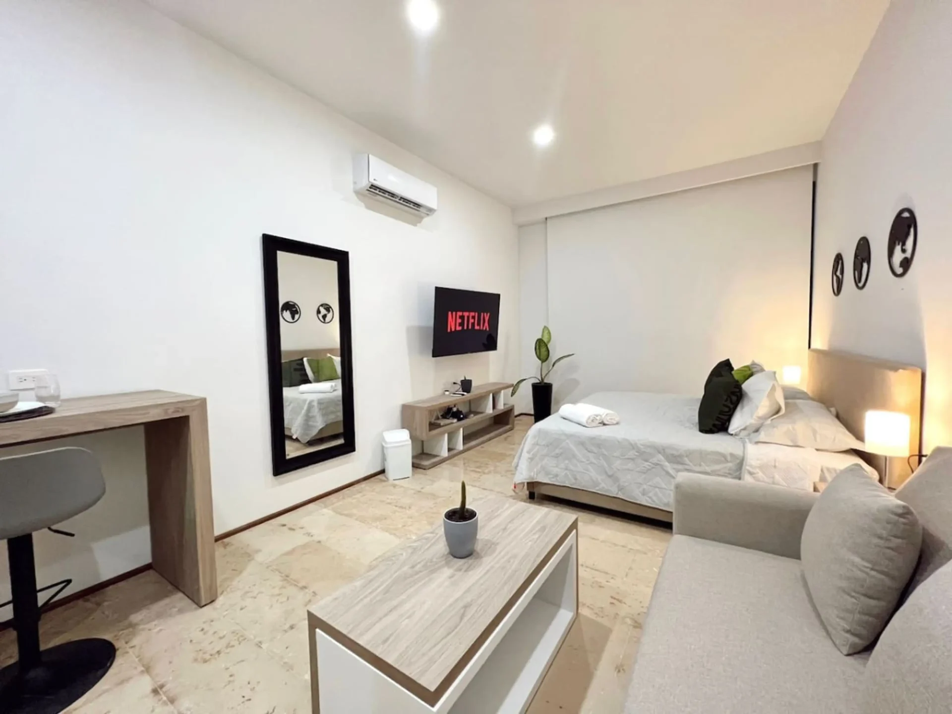 Luxury Stay at Menesse 08 – Pool, Jacuzzi, Sauna & Gym Included gallery 3