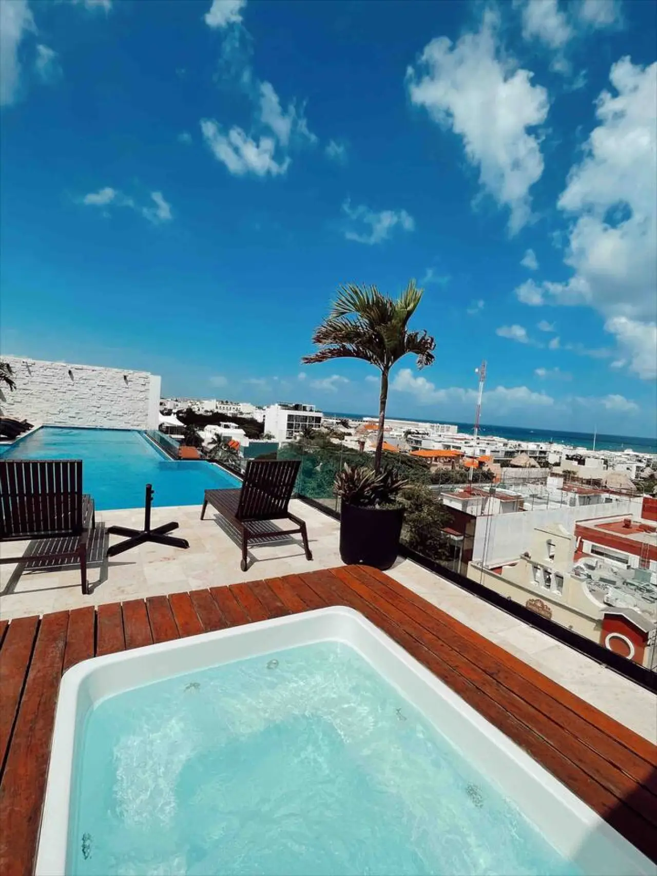 Luxury Stay at Menesse 08 – Pool, Jacuzzi, Sauna & Gym Included gallery 11