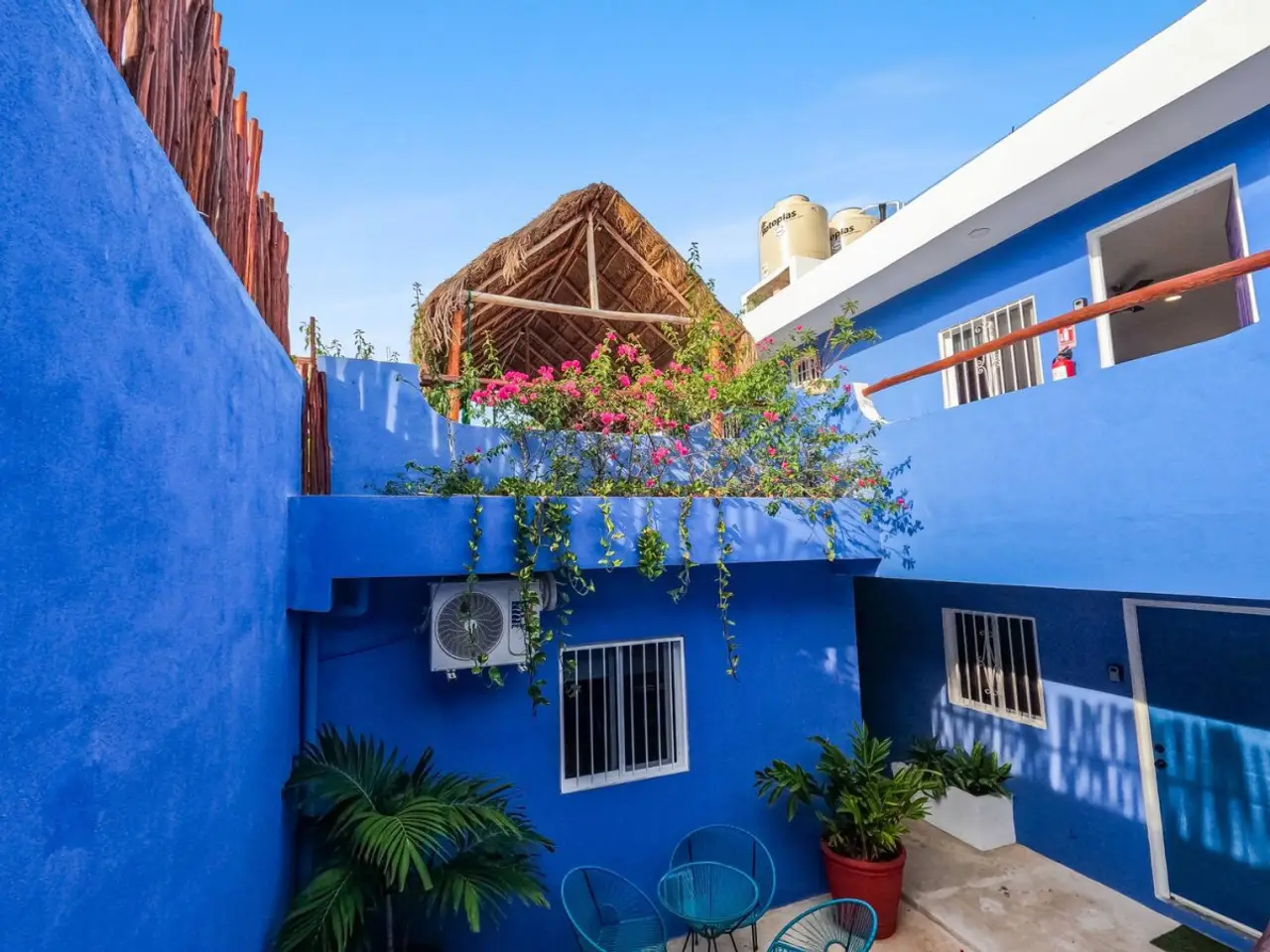 Luxury 6-Bed 6-Bath Villa gallery 9