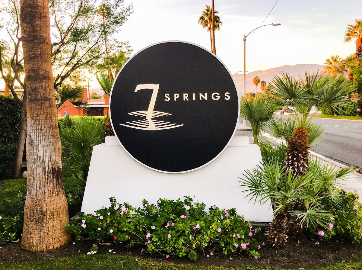 7 Springs Inn & Suites gallery 9
