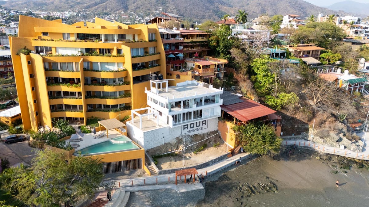 Aqua Bungalows gallery 2