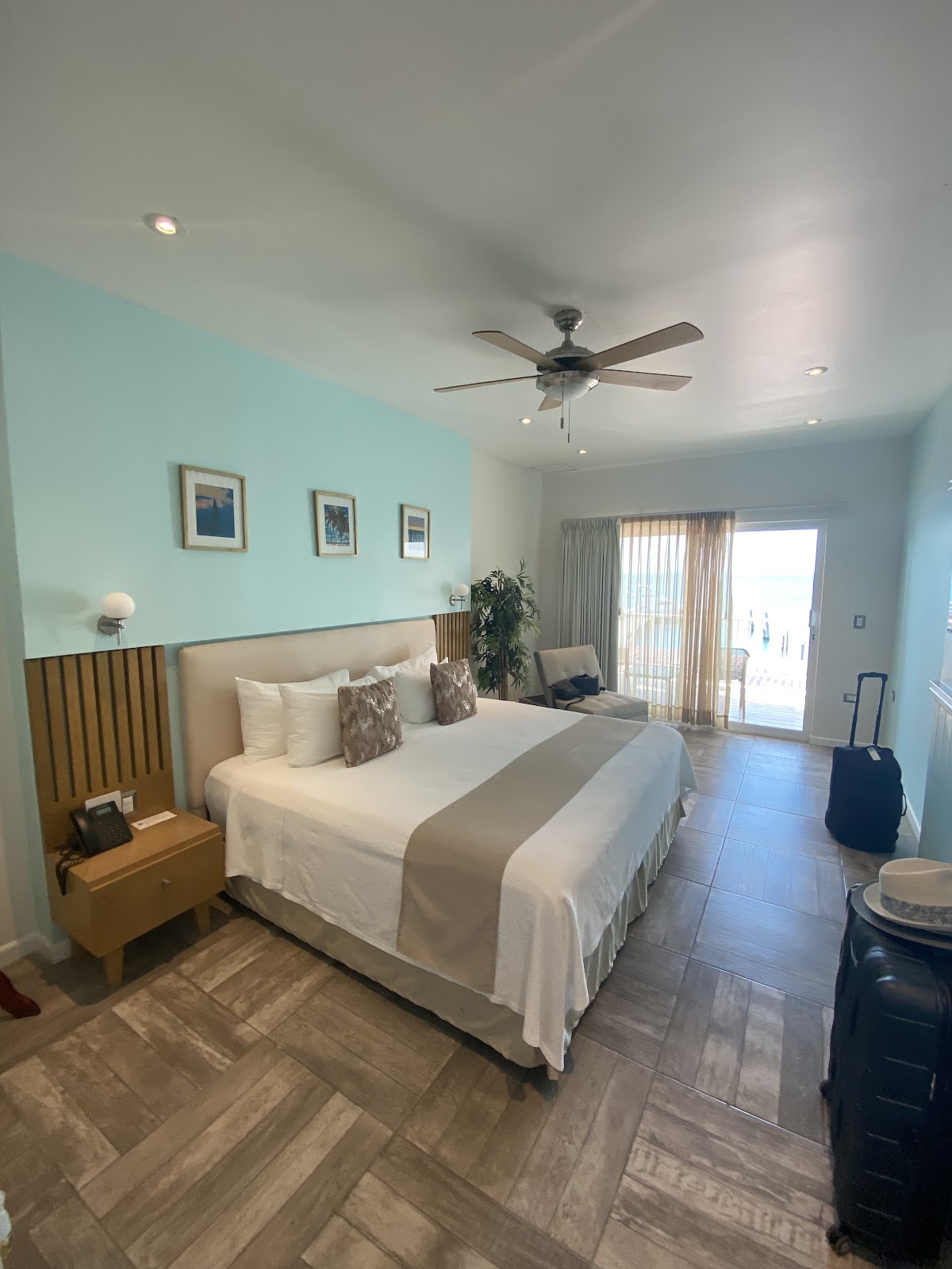 Bartolome Oceanfront Suites gallery 2