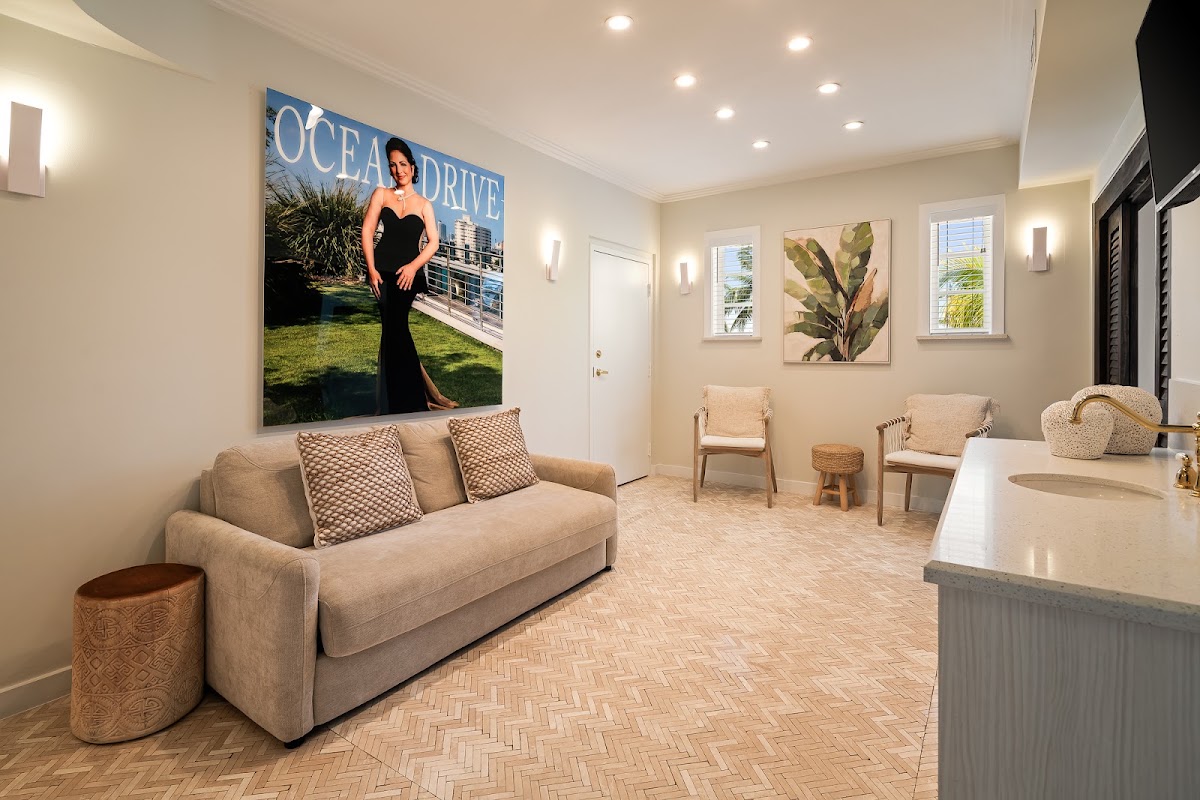 Cardozo South Beach gallery 4