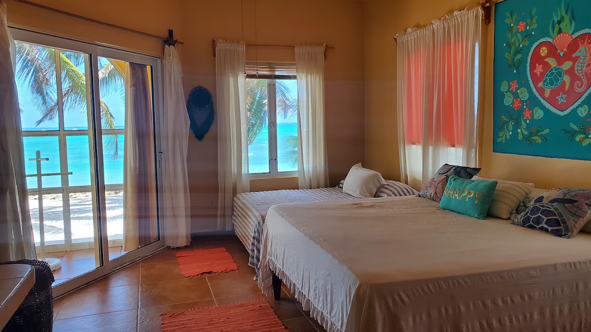 Castaway Palms Beachfront House gallery 2