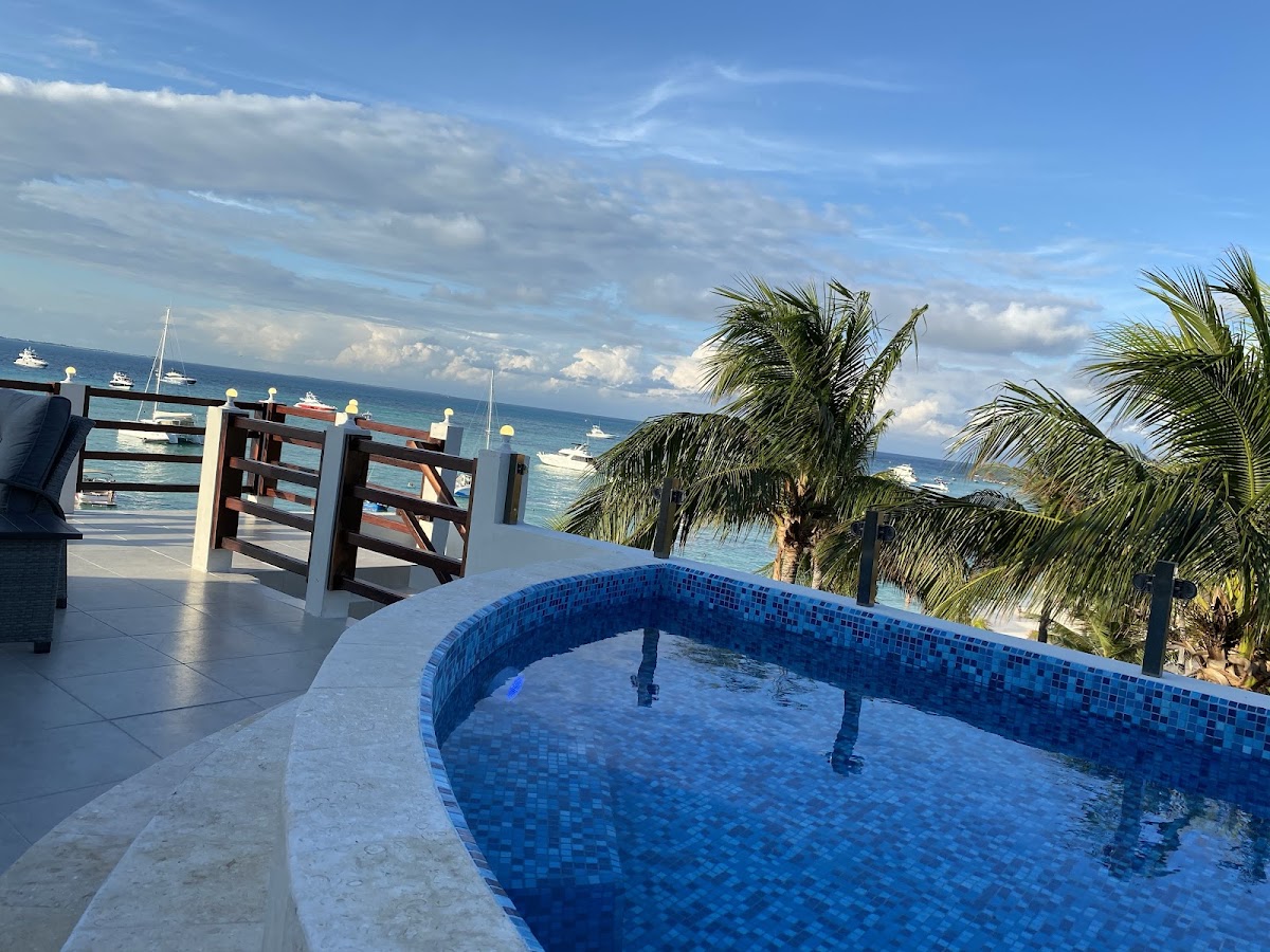Cuxos Hotel Beachfront gallery 3