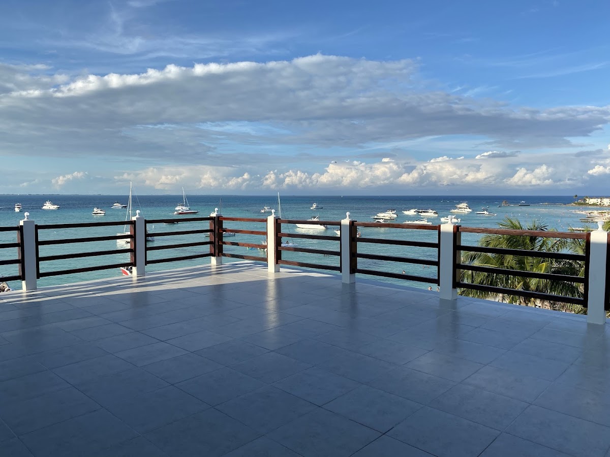 Cuxos Hotel Beachfront gallery 9