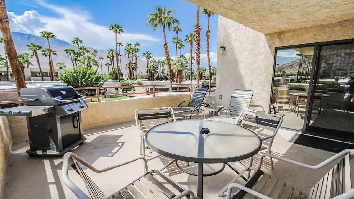 Desert Isle of Palm Springs gallery 6