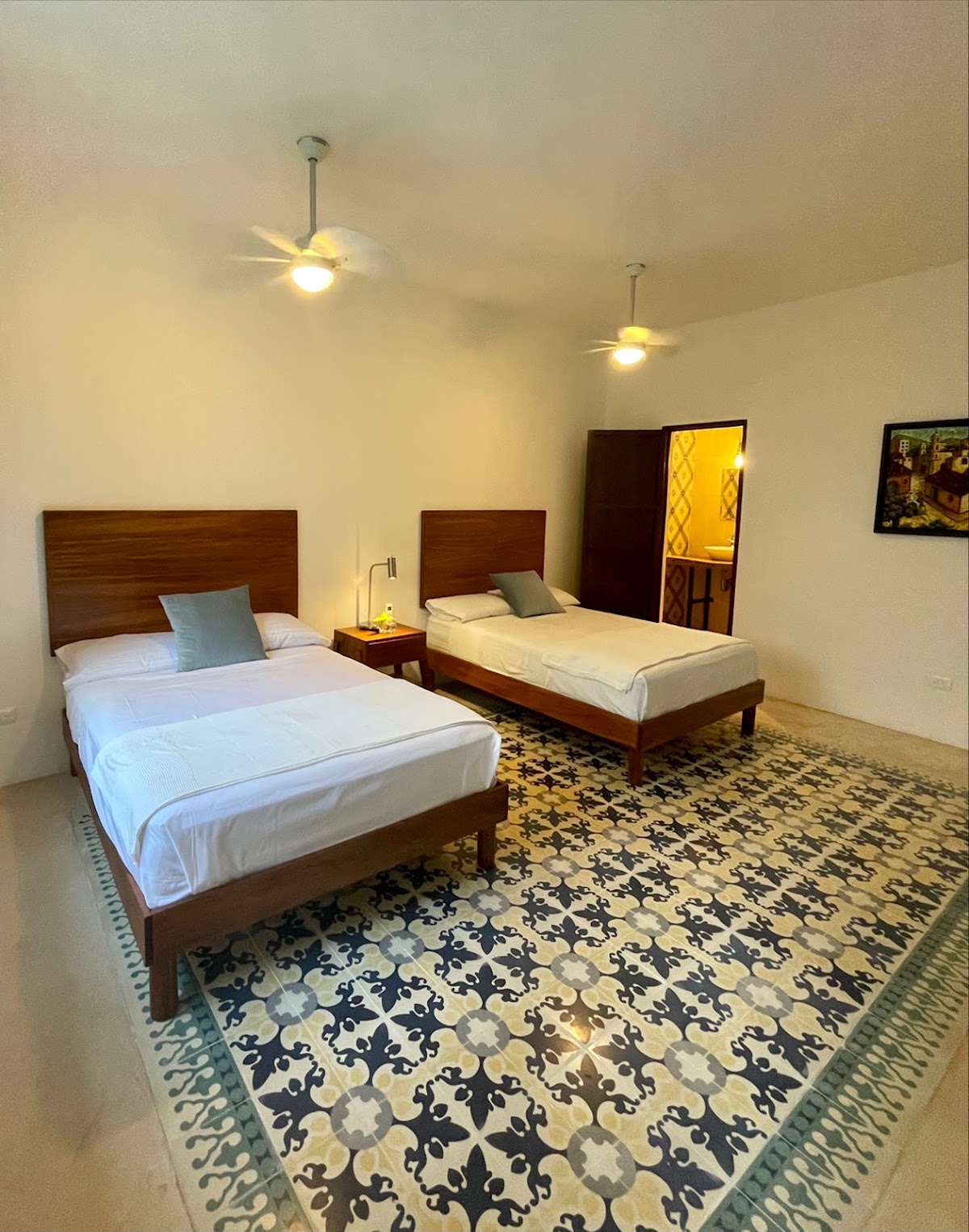 DezMont Guest House gallery 6