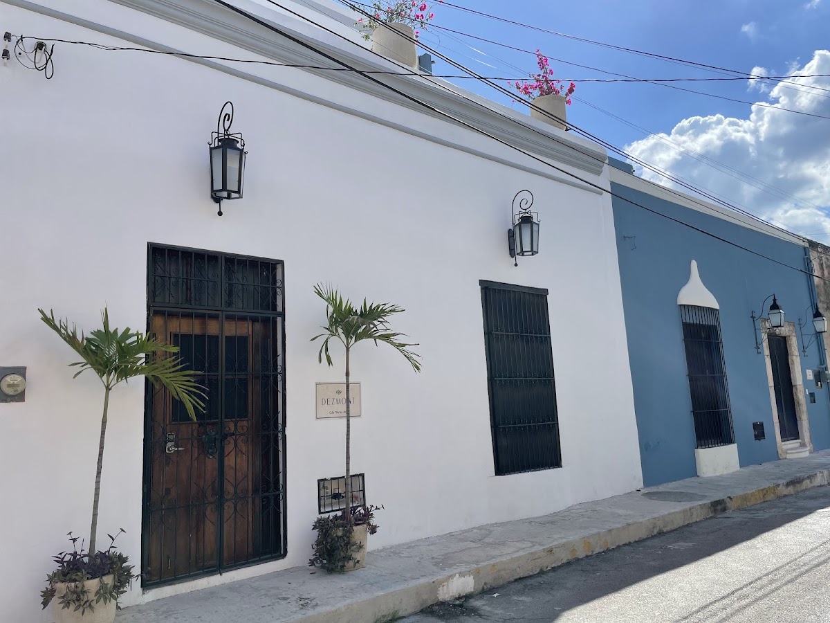 DezMont Guest House gallery 9