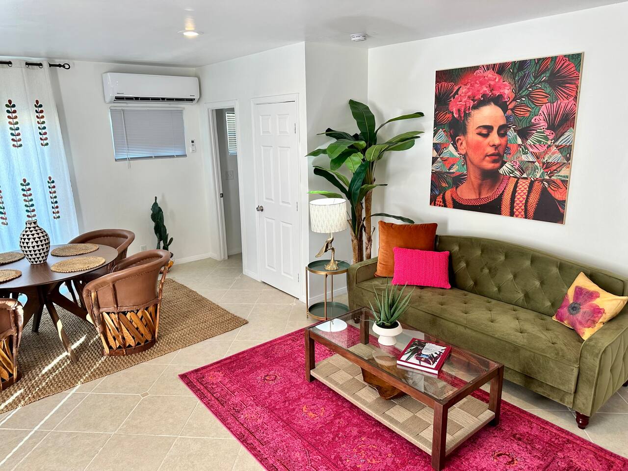 Casa de Frida-Gated House+Hot Tub+ Huge yard gallery 2