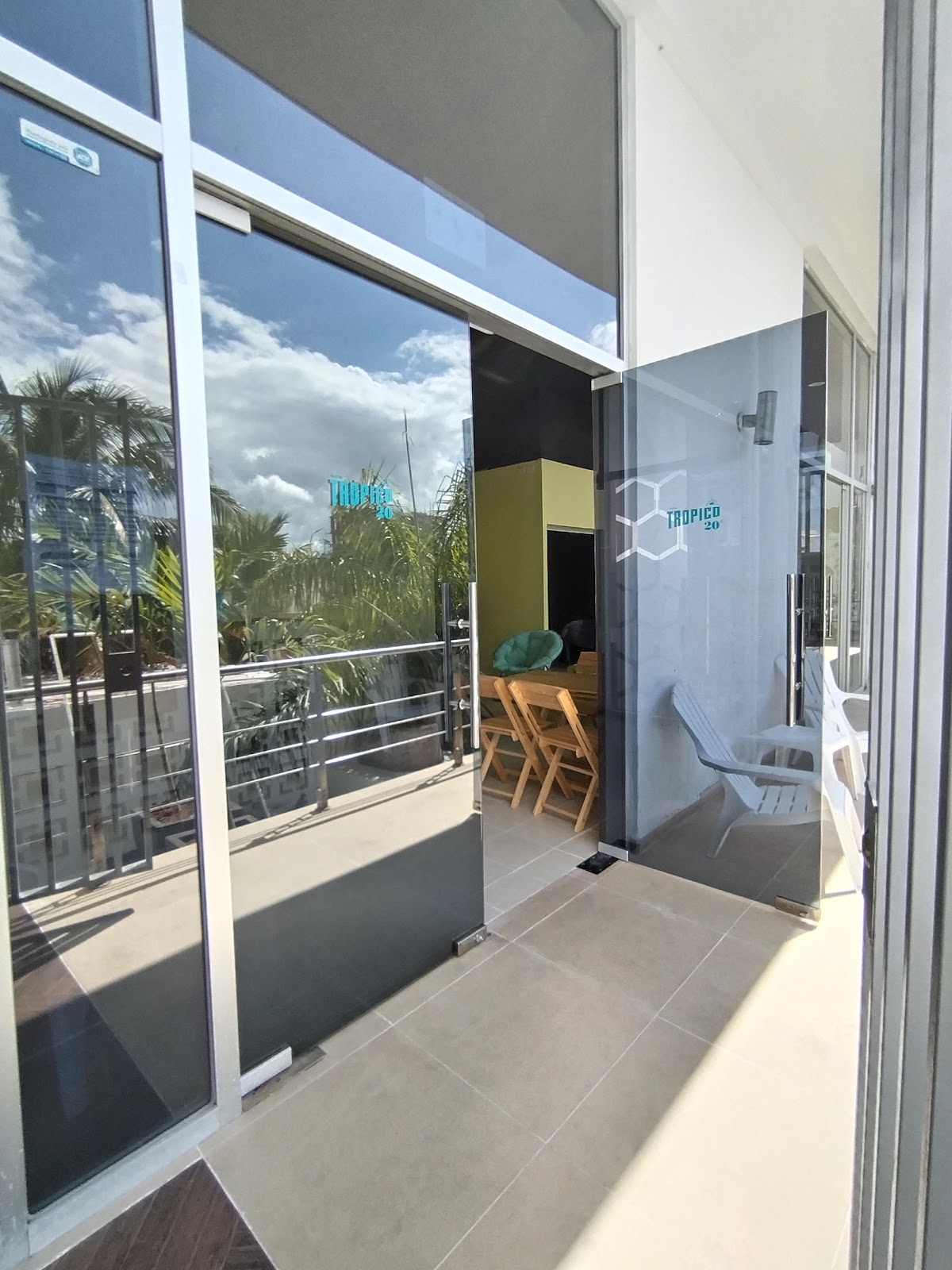 Hostel Tropico 20º Playa del Carmen gallery 1