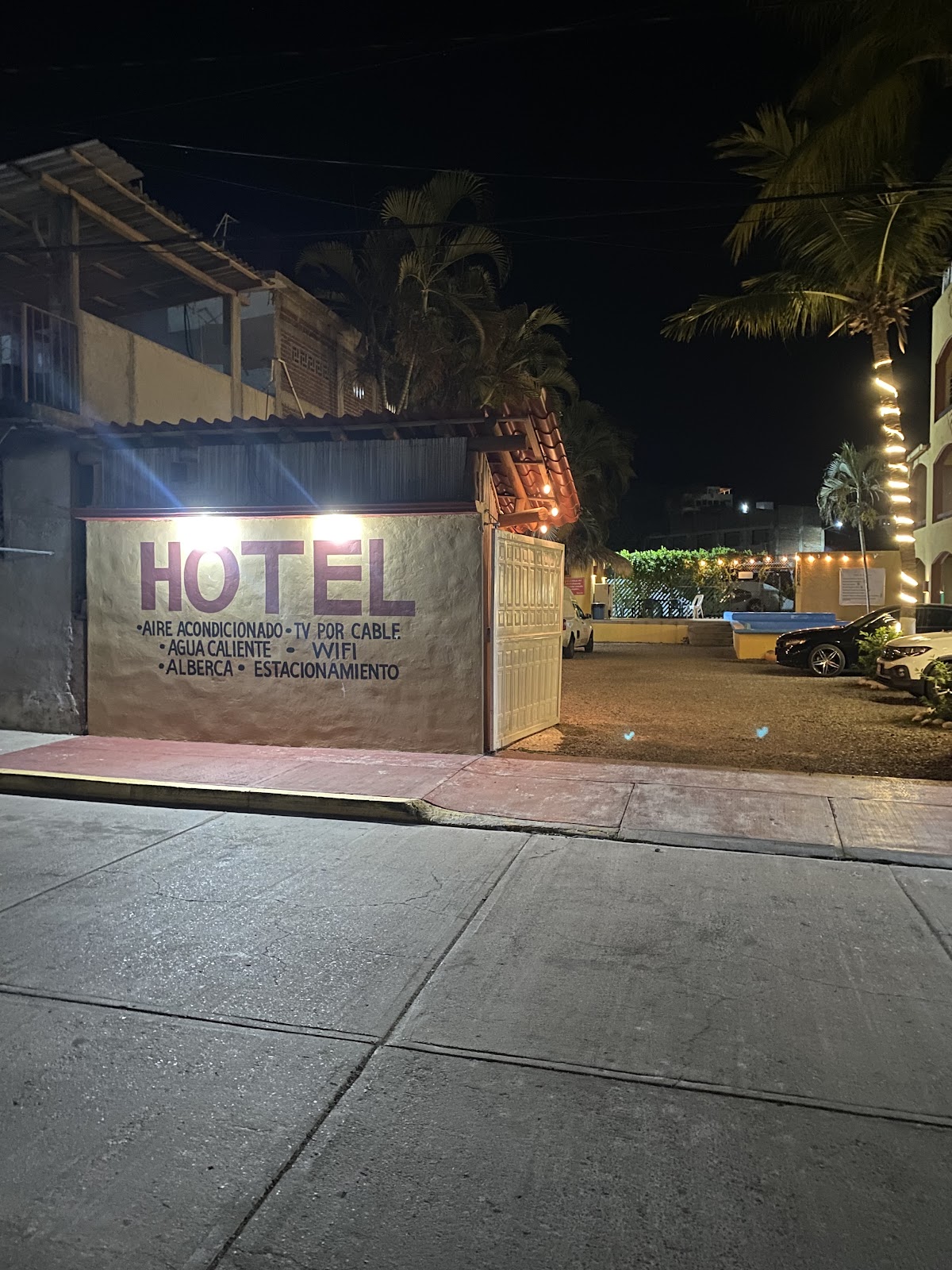 Hotel Cuamatzi Zihuatanejo gallery 9