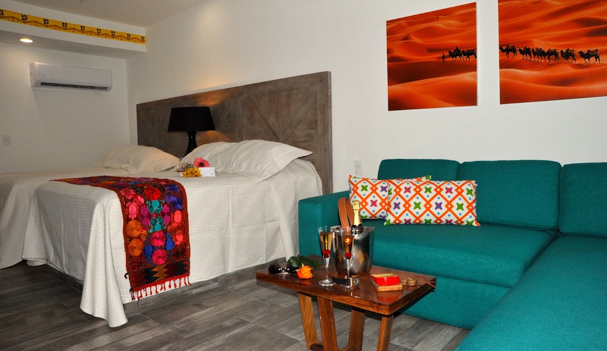 Hotel Paradise Suites gallery 2