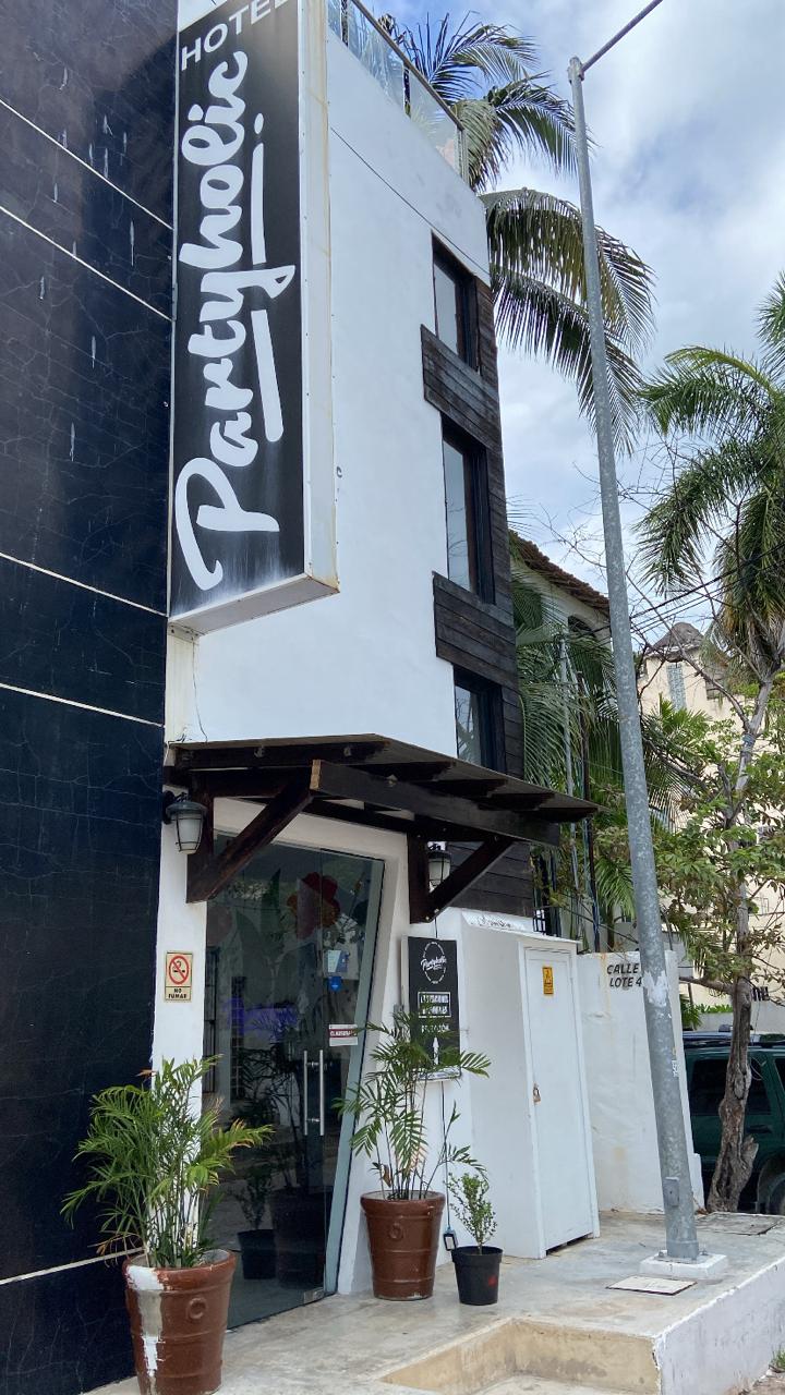 Hotel Partyholic gallery 1