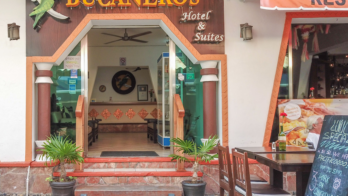 Hotel & Suites Bucaneros gallery 8